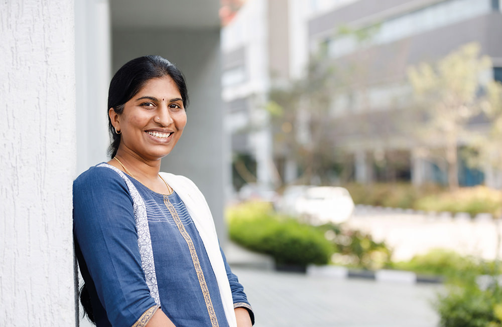 Portrait of Jyothi Konudula, Aragen employee, smiling outside the Aragen campus